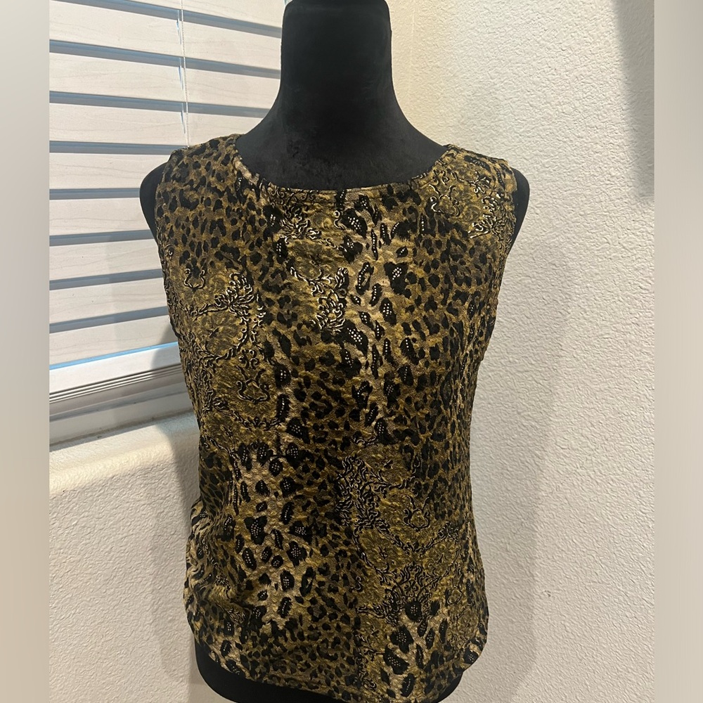 Sarah B.‎ Studio animal print sleeveless blouse